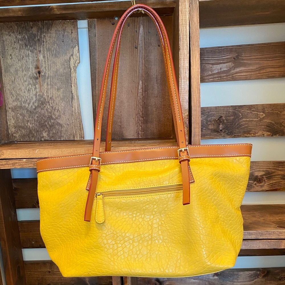 Purse - Picture 2 of 3